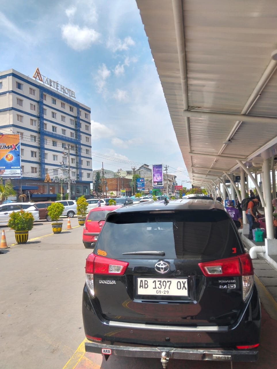 Rental Mobil Nagrek Dekat Stasiun